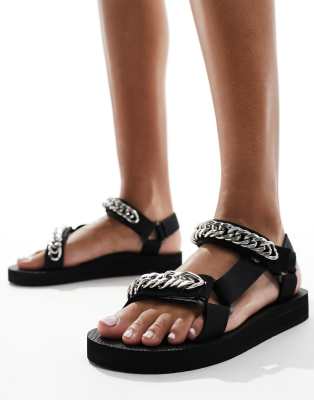 Arizona Love - Trekky - Sandalen mit Kettenverzierung in Schwarz