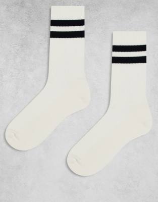 2 pack athletic socks in off white and dark blue stripes