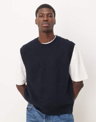 Вязаный жилет с круглым вырезом из альпаки и шерсти ARKET синего цвета 19390₽