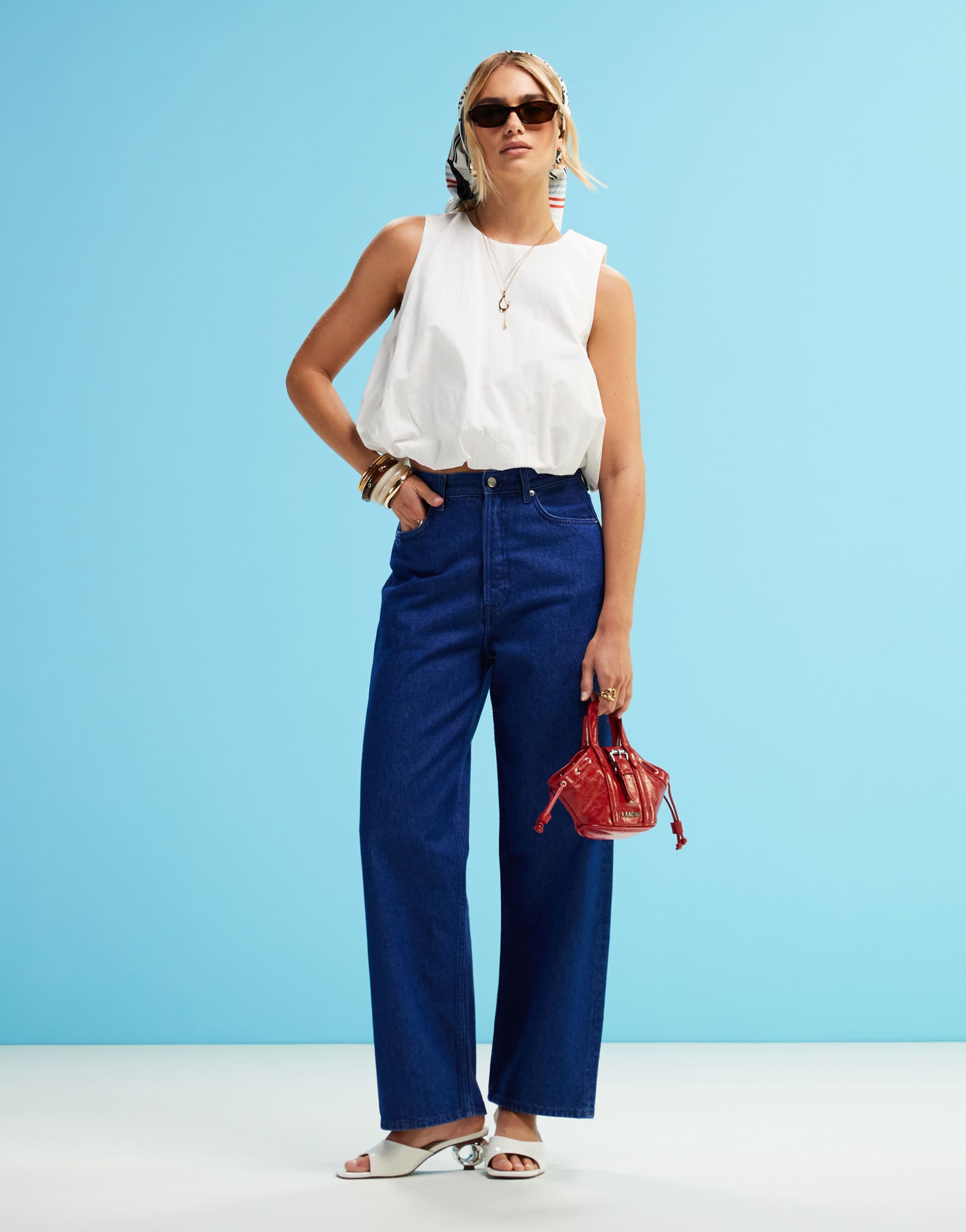 arket amber barrel leg jeans in clean rich blue wash