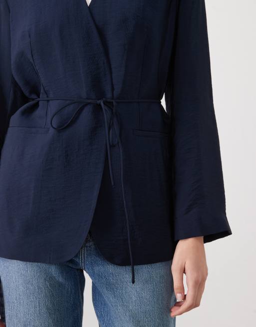 ARKET blazer croisé avec détail à nouer en bleu marine, 3 de 4