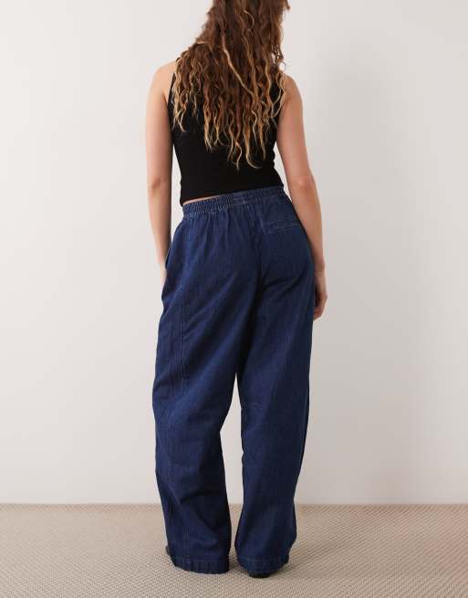 ARKET bløde denim barrel-leg jeans i mørkeblå vask, 3 af 5
