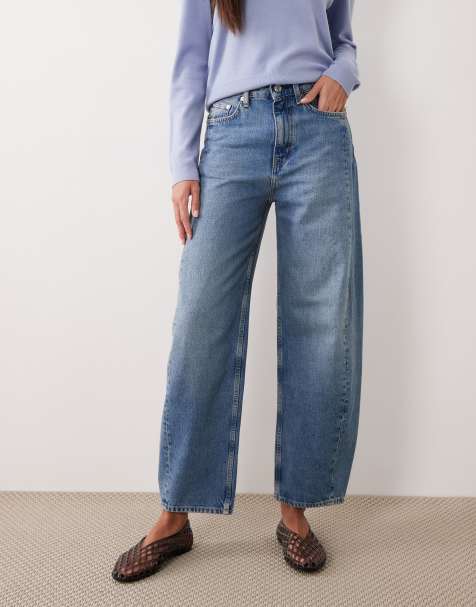 ARKET – Bloom – Ljusblå jeans med barrelben - view 1