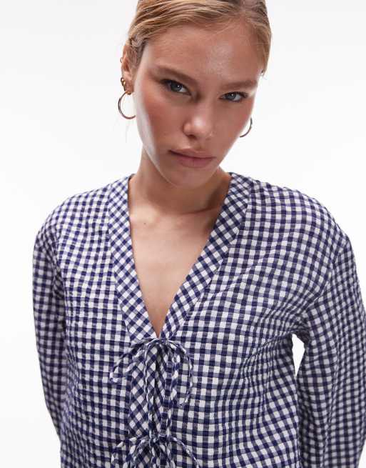 ARKET – Bluse mit blauem Vichy-Karomuster, V-Ausschnitt und Schnürung vorne, 2 von 4