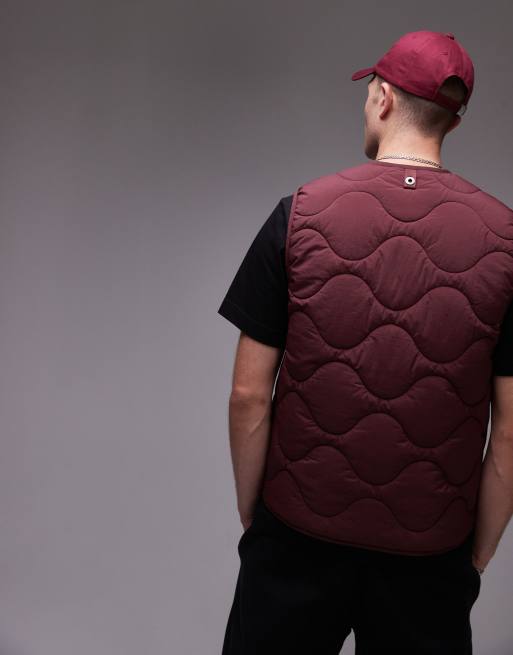 ARKET - Bordeauxrød vest med vatteringer og lynlås fortil, 4 af 4