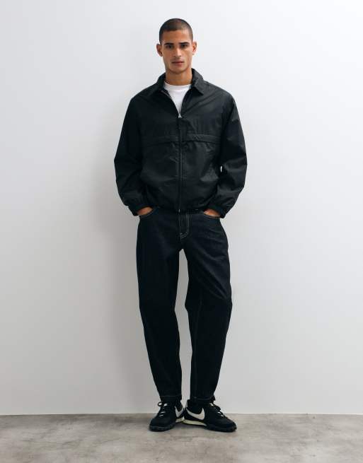ARKET chaqueta coach de nylon en negro, 2 de 5