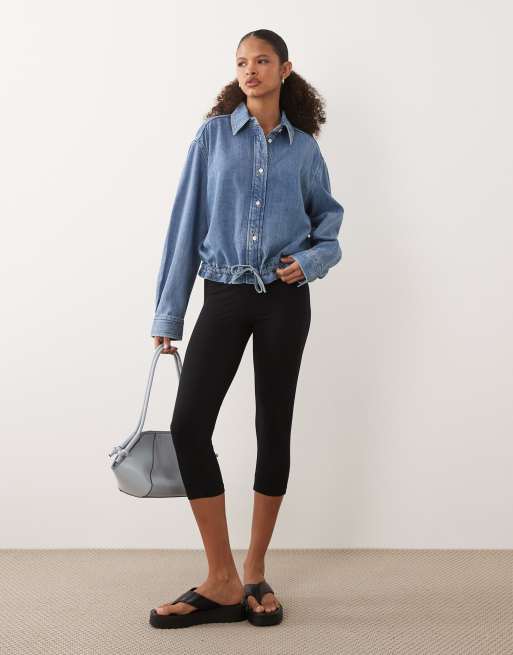 ARKET chemise en jean cintrée à la taille délavage bleu moyen, 2 de 4
