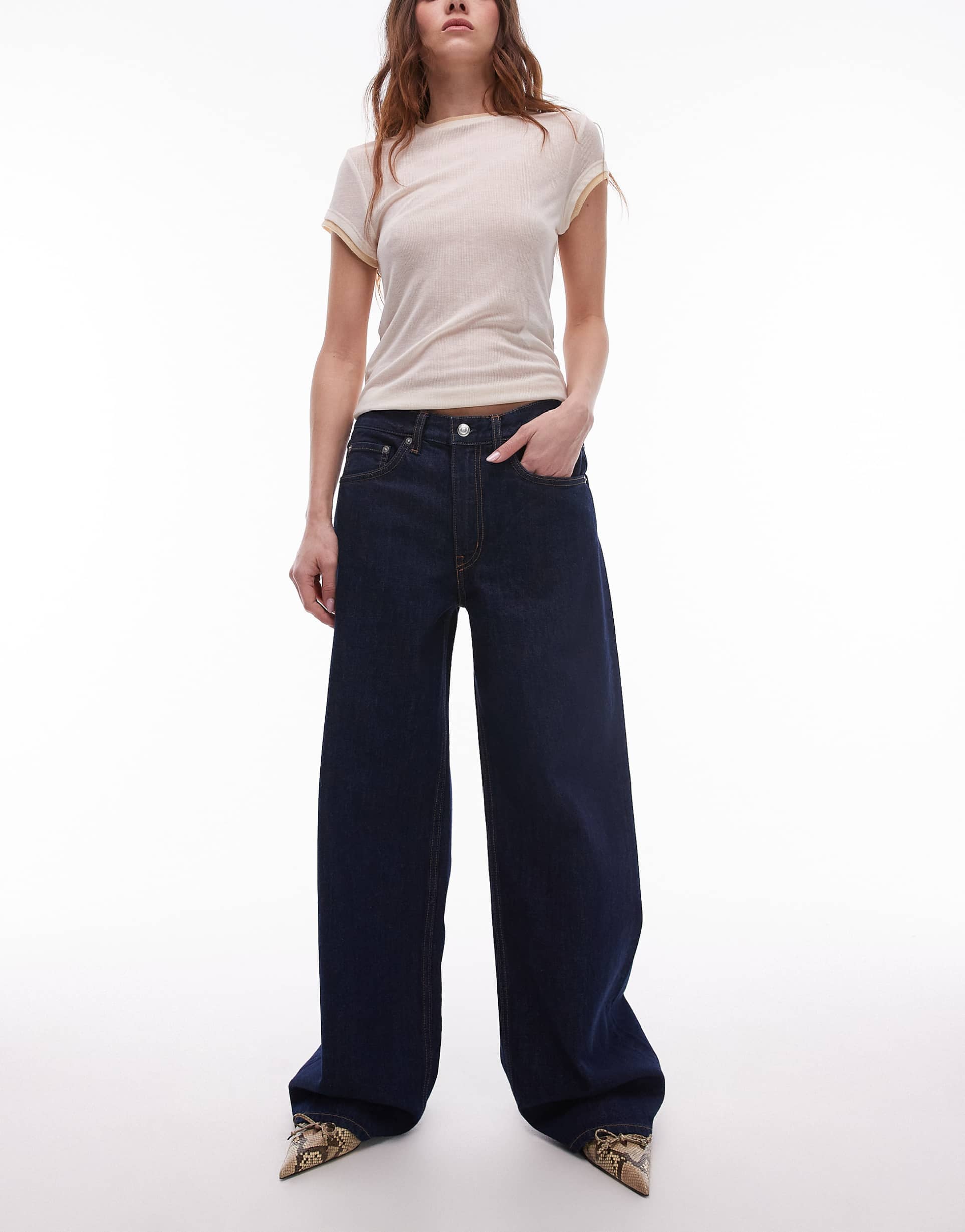 arket cloud low rise baggy wide leg jeans in blue rinse wash