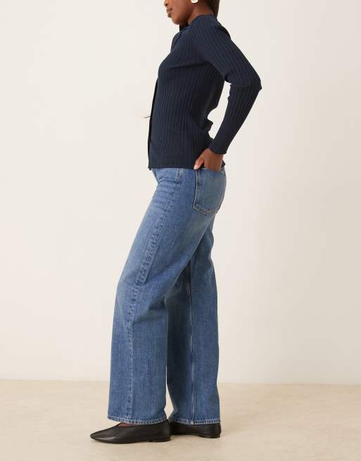 ARKET – Coral – Mellanblå jeans med vintagetvätt, avslappnade ben och hög midja, 3 av 5