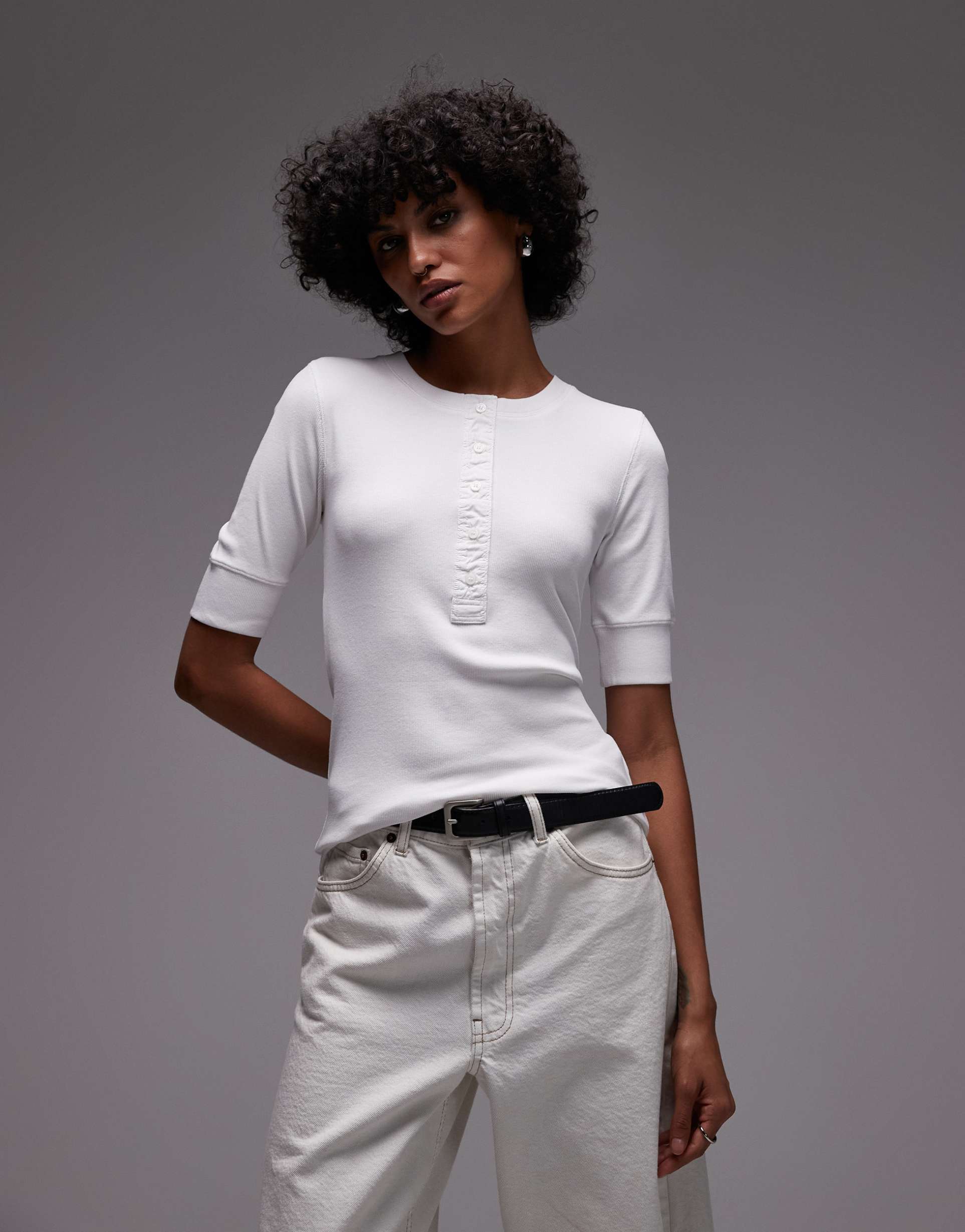 arket cotton rich ribbed t-shirt with short sleeves with woven binding in off-white