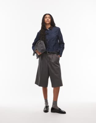 ARKET - Cropped Jeans-Hemdjacke in Rinse-Waschung in Indigo mit Kontrastkragen-Marineblau