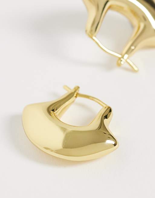 ARKET curved triangle hoop earrings in gold, 4 of 4