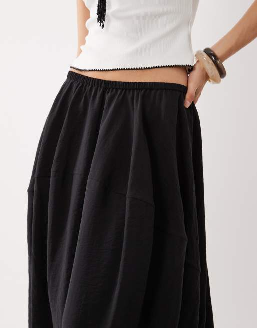 ARKET – Czarna obszerna spódnica maxi, 3 z 5