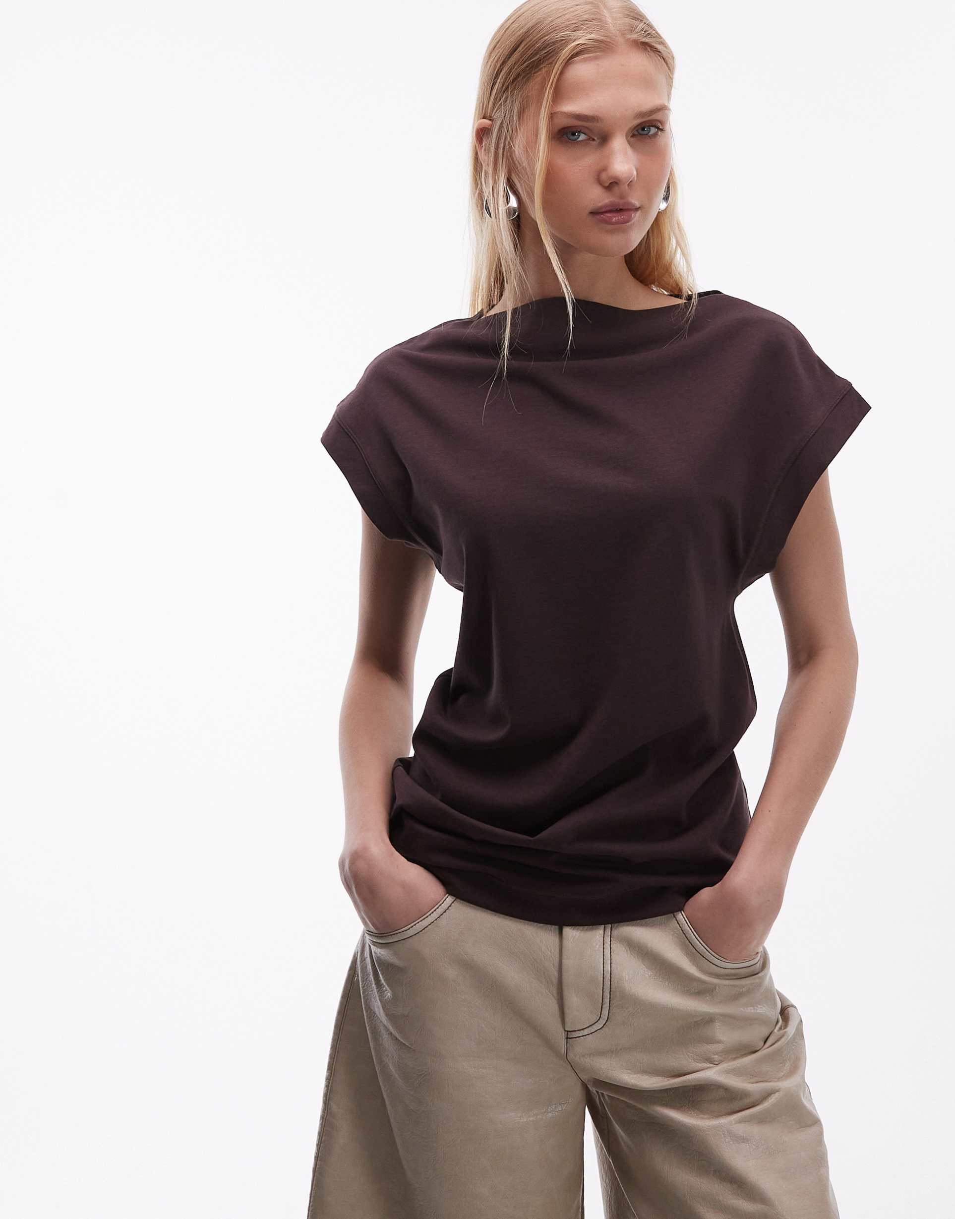 arket drapey short sleeve t-shirt in chocolate brown