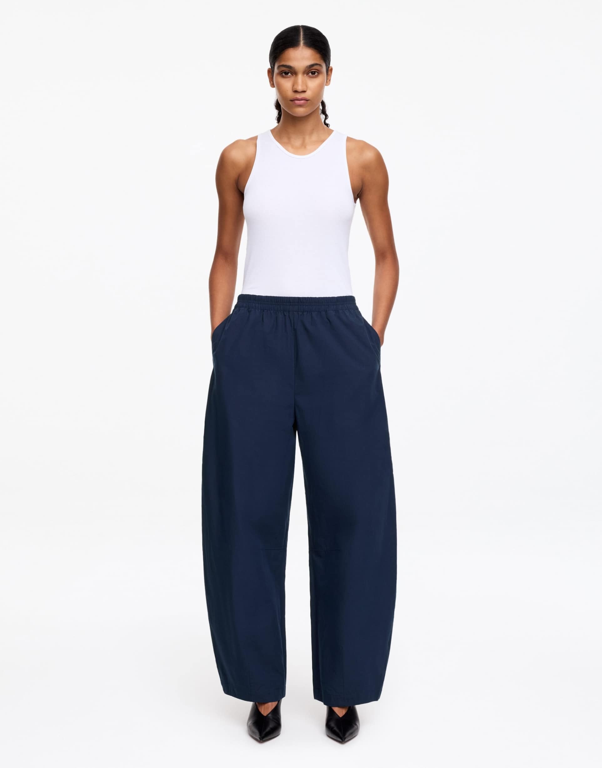 arket drawstring cotton poplin pants in navy
