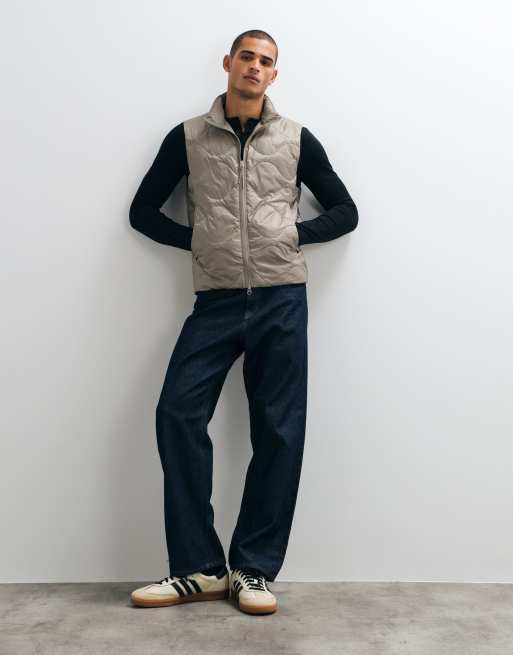 ARKET dunväst med lökmönstrad quiltning i brunt, 2 av 5