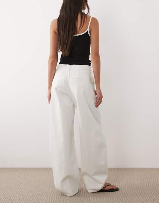 ARKET Endive barrel fit jeans in white, 3 of 5