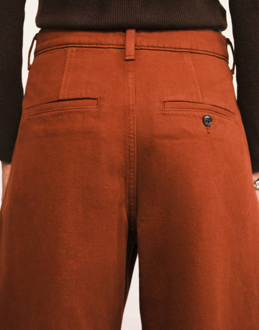 ARKET Endive barrel leg jeans in seam detail in overdyed brown, 4 of 5