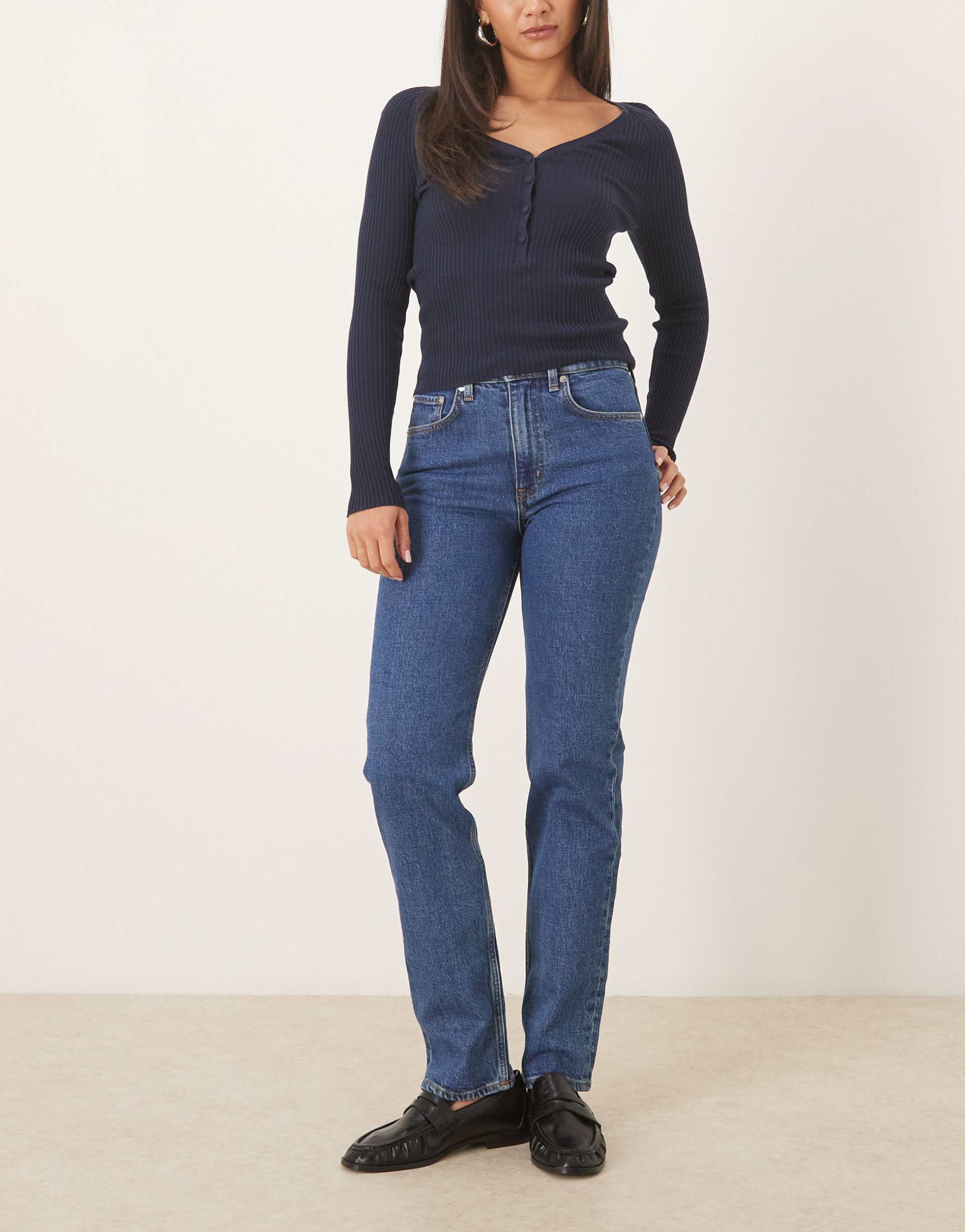 arket jade stretch full length slim leg jeans in rinse mid wash blue