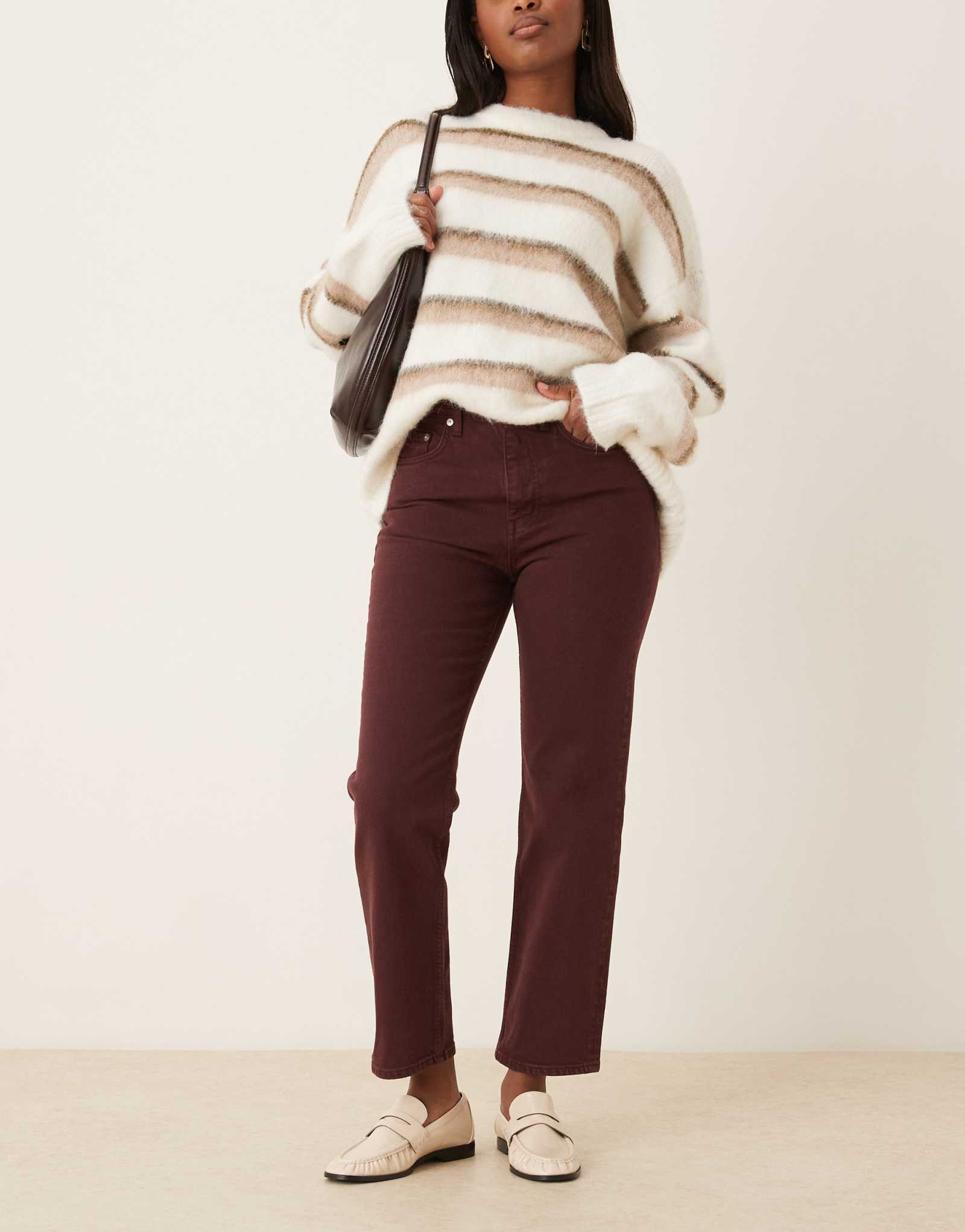 Джинсы ARKET Jade stretch зауженного кроя бордового цвета