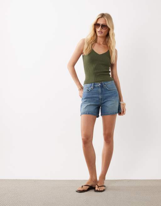 ARKET – Jeans-Shorts in blauer Waschung mit mittelhohem Bund und fünf Taschen , 2 von 5