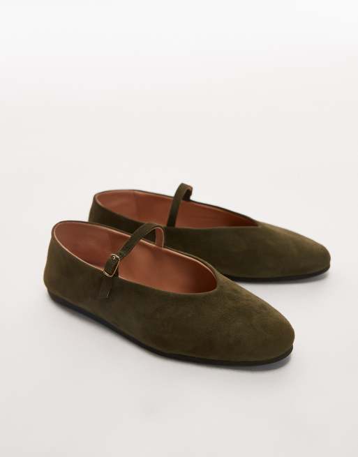 ARKET – Kakifärgade, platta ballerinaskor i mocka med Mary Jane-stil, 2 av 4