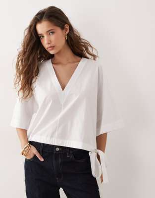 Kurzärmlige Bluse in Weiß mit V-Ausschnitt Weiß XS