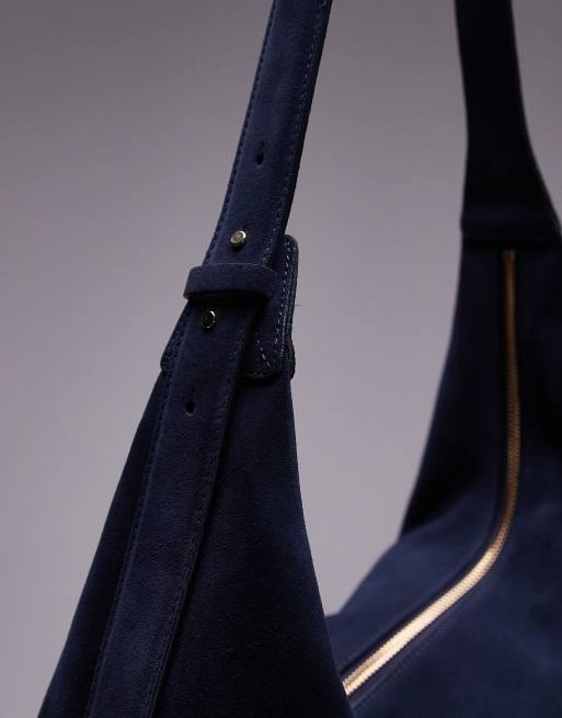 ARKET – Lässige, halbmondförmige Schultertasche aus Wildleder in Marineblau, 2 von 4