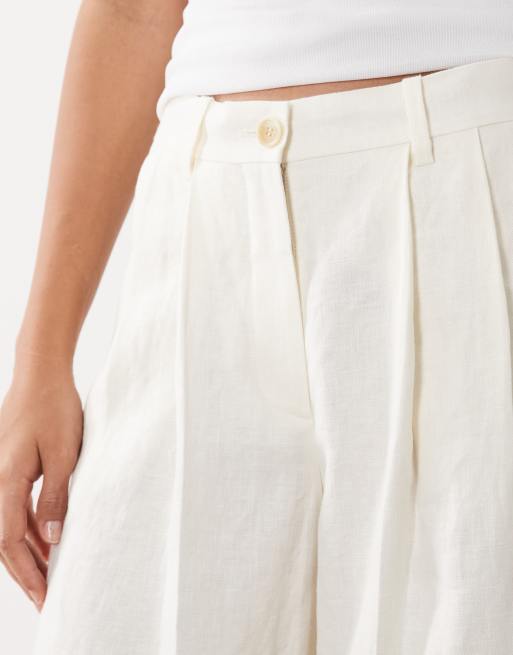 ARKET – Longline-Barrel-Leg-Shorts aus reinem Leinen in Weiß, 4 von 5