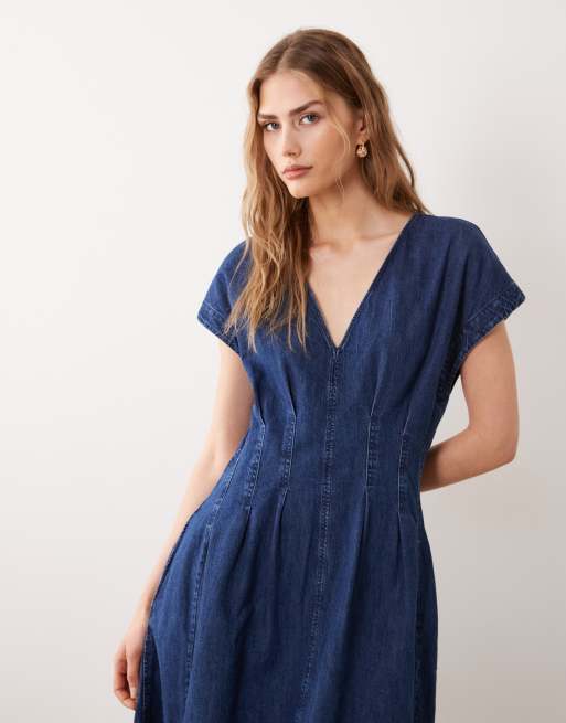 ARKET - Mellemblå forvasket maxikjole i denim med indsyet talje og pufdesign, 2 af 4