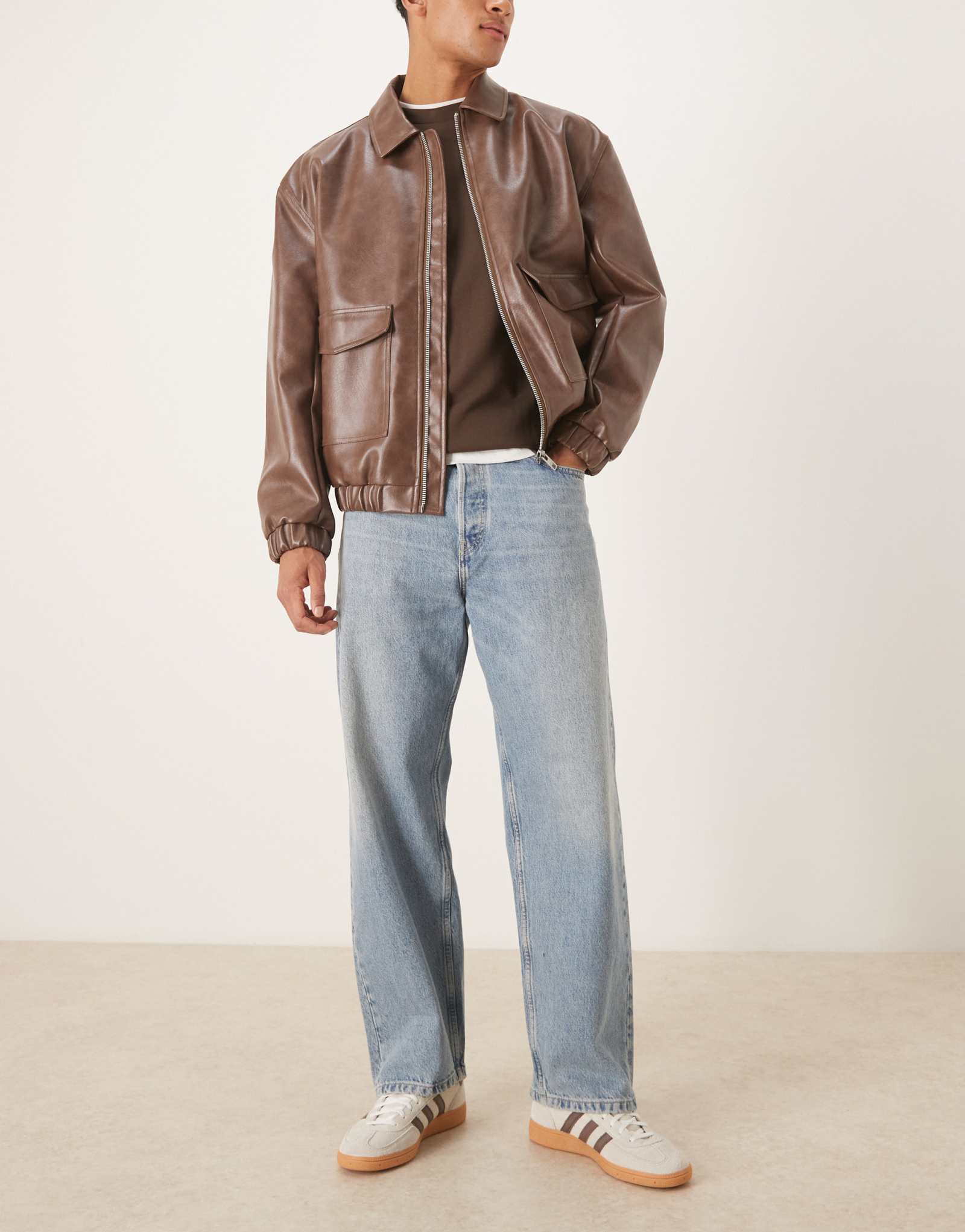 Мешковатые джинсы ARKET Mist с низкой посадкой и широкими штанинами пыльно-голубого цвета