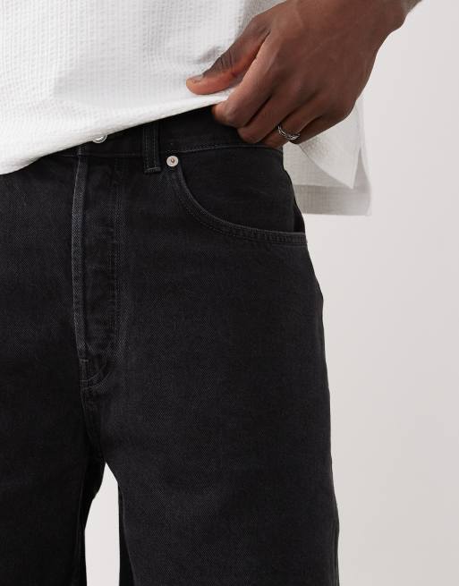 ARKET – Mittellange Straight-Fit-Jeansshorts in Schwarz, 4 von 5
