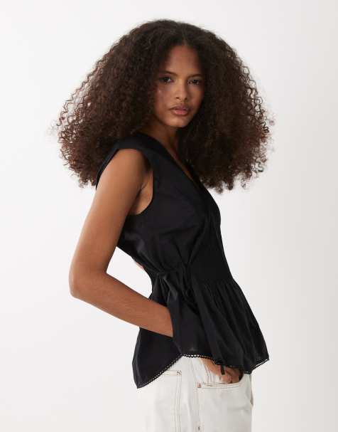 ARKET - Mouwloze getailleerde peplum top in zwart - view 1