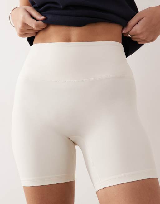ARKET – Naturvita, mjuka leggingsshorts med stretch, 3 av 5