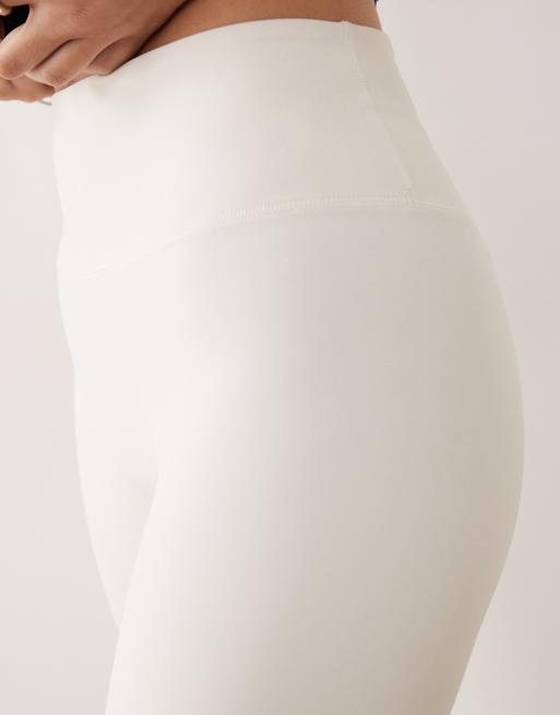 ARKET – Naturvita, mjuka leggingsshorts med stretch, 4 av 5