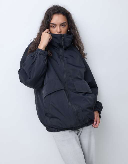 ARKET nylon windjack met aangesnoerde taille in zwart, 5 van 5