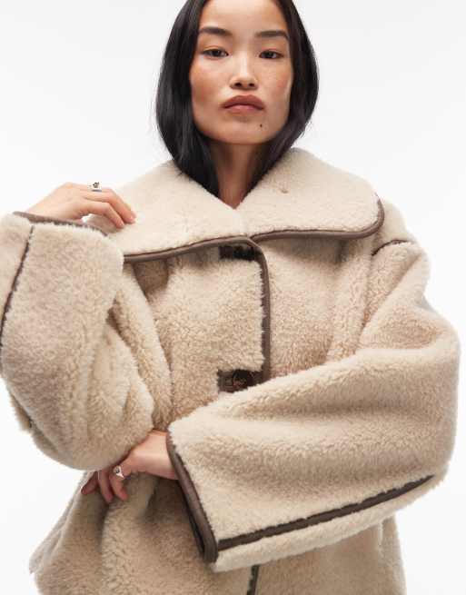 ARKET - Oversized jack van imitatie-schapenvacht in lichtbeige met contrasterende bruine biezen , 4 van 4