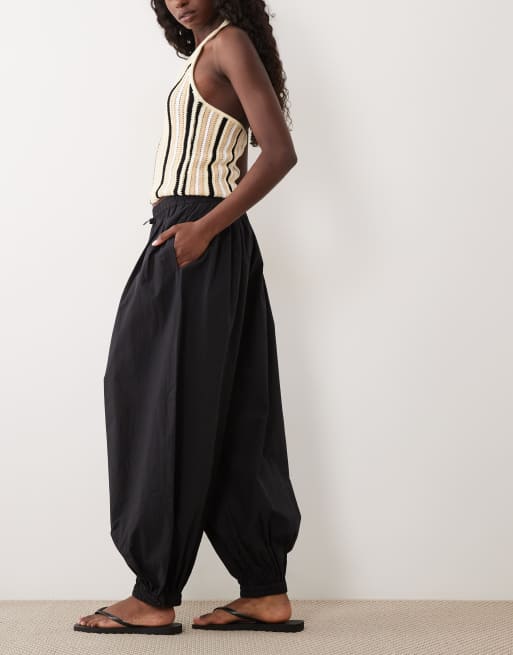 ARKET - pantalones balloon de algodón en negro, 2 de 5
