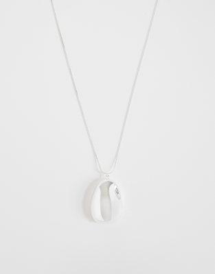 ARKET pendant drop earring in silver