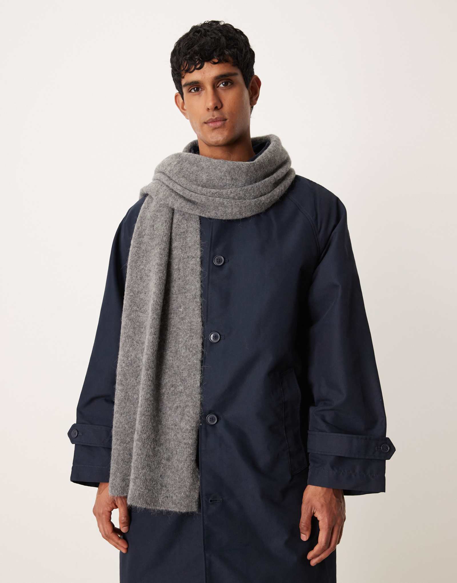 Темно-серый шарф ARKET premium из смеси альпаки и шерсти