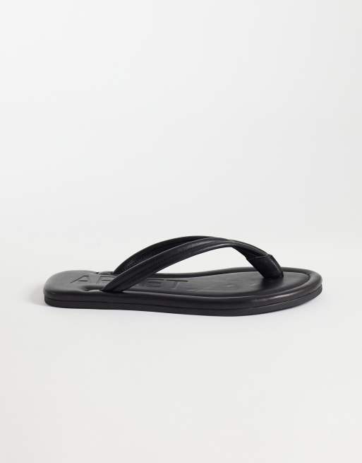 ARKET premium leren sandalen met vierkante neus en platte zool in zwart, 2 van 4