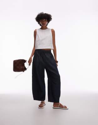 pull-on denim pants in dark wash blue