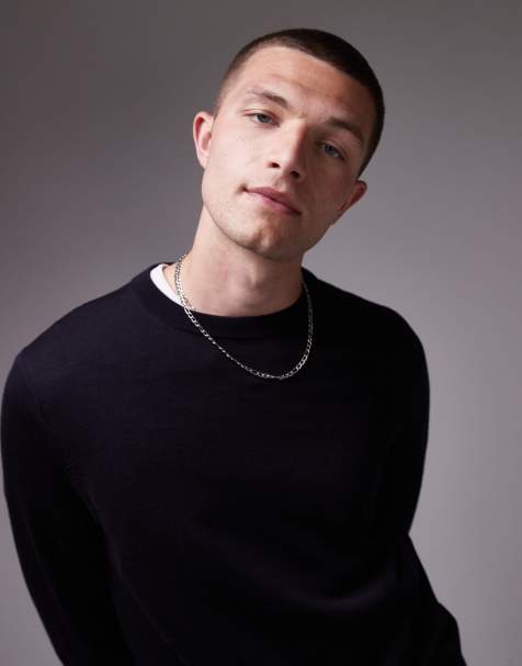 ARKET – Pullover aus Merinowolle in Dunkelblau mit Rundhalsausschnitt - view 1