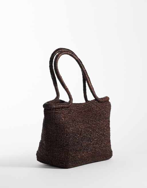 ARKET – Pure – Ciemnobrązowa słomkowa torba typu tote z rafii, 4 z 4