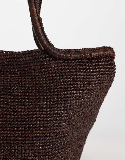 ARKET pure raffia straw medium tote in dark brown, 3 of 4