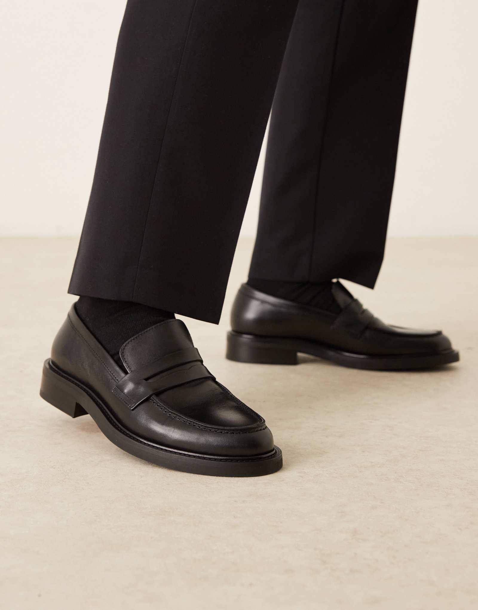 Официальные мокасины премиум-класса из натуральной кожи ARKET черного цвета