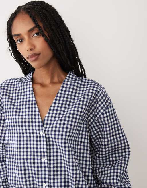 ARKET seersucker bubble hem blouse in dark blue gingham, 3 of 4