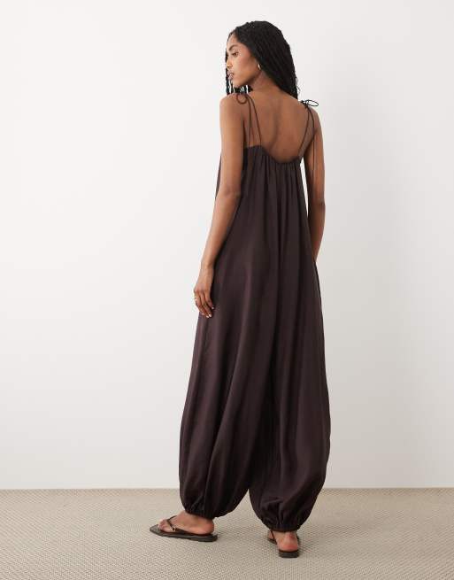 ARKET – Strand-Jumpsuit in Schokobraun mit Ballonschnitt, 3 von 4