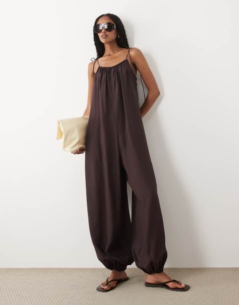 ARKET - Strandjumpsuit met ballonpijpen in chocoladebruin - view 1