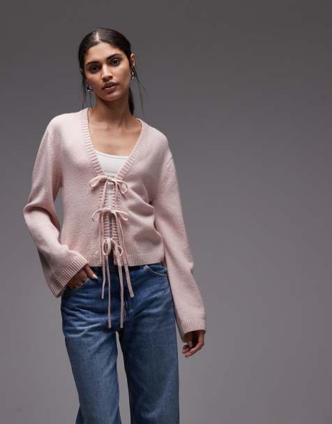 ARKET – Strickjacke aus reiner Wolle in Hellrosa mit gebundener Vorderseite und V-Ausschnitt - view 1